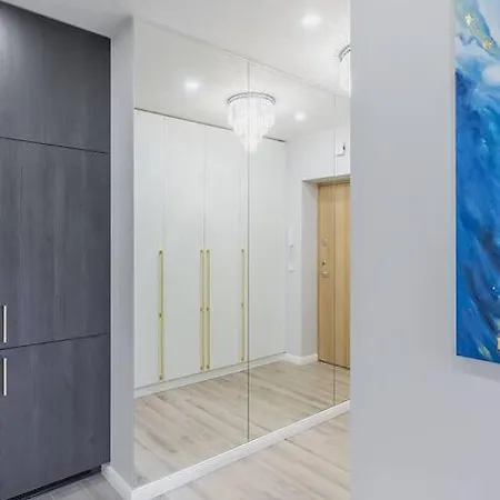 Apartament Center *